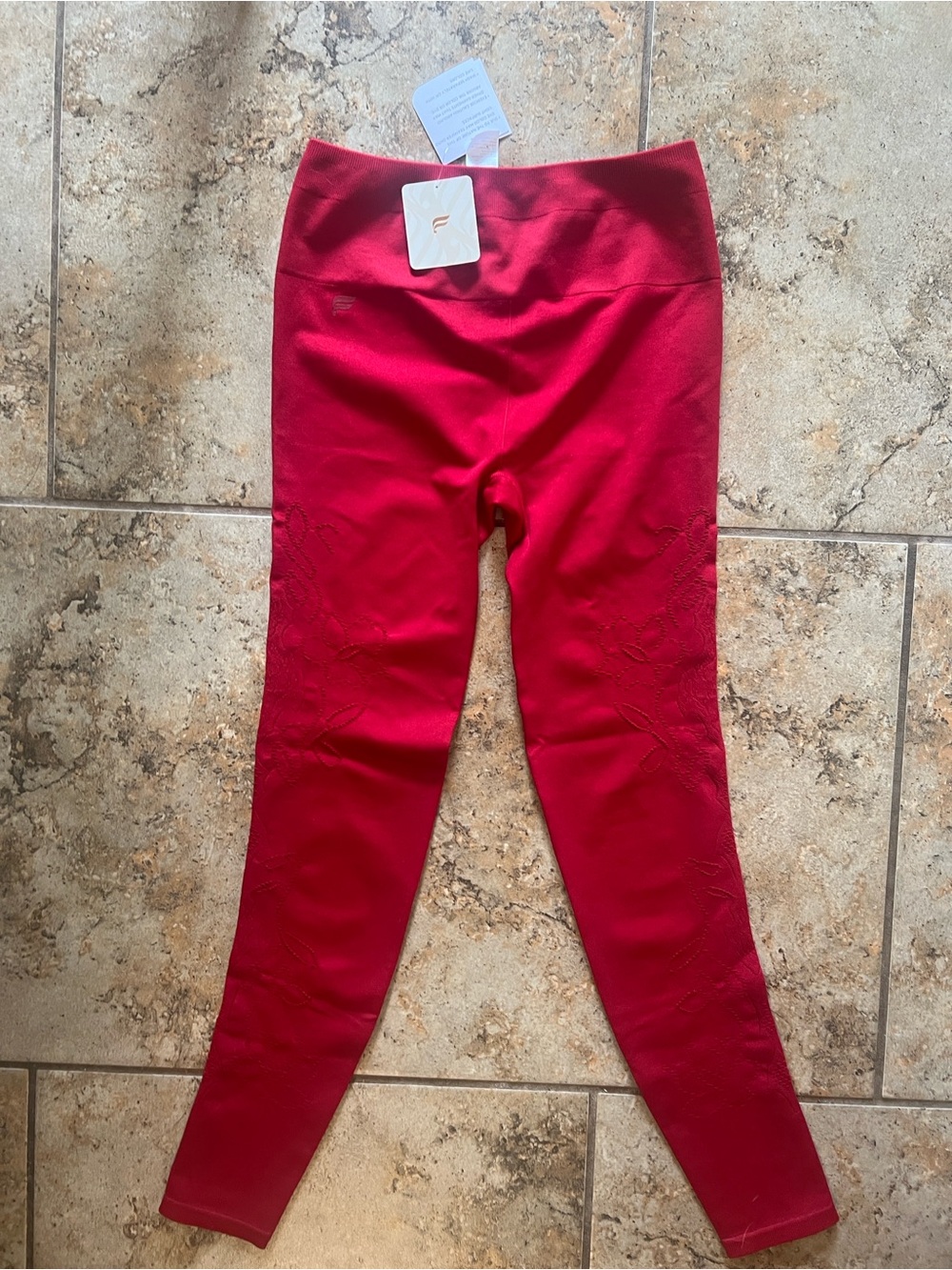 Fabletics Red Seamless Set - Picture 14 of 16